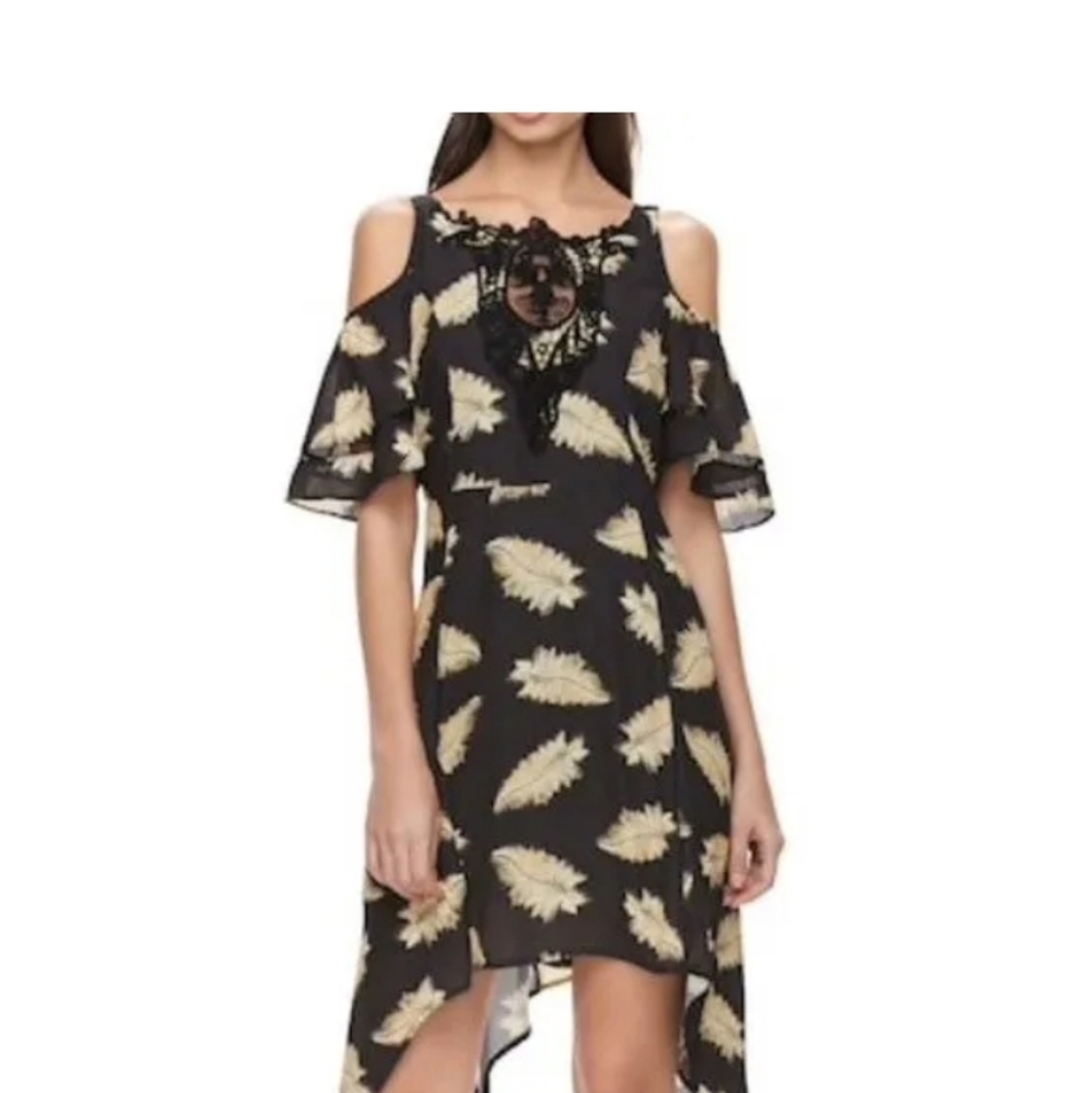 DISNEY DRESS BEAUTY  AND THE BEAST SIZE XS, NEW NEVER USED.